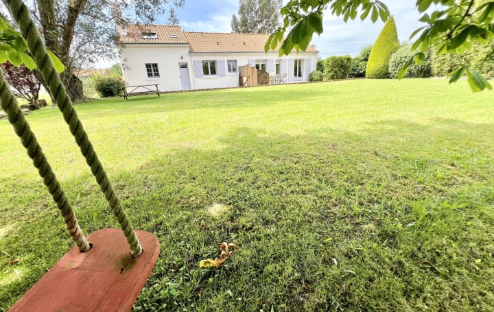 Maison   VERTOU  160 m2 447 000 € 